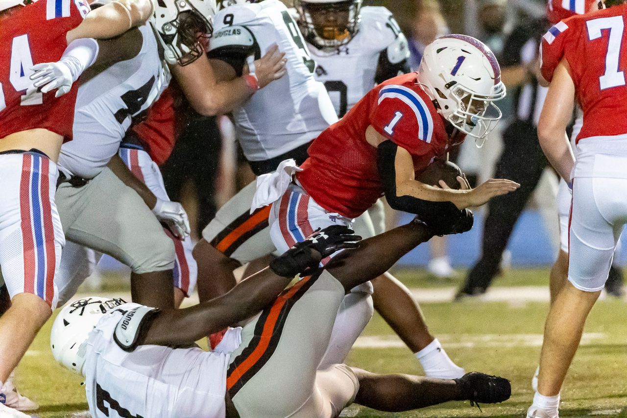 Vestavia Hills runs past Hoover in rivalry game