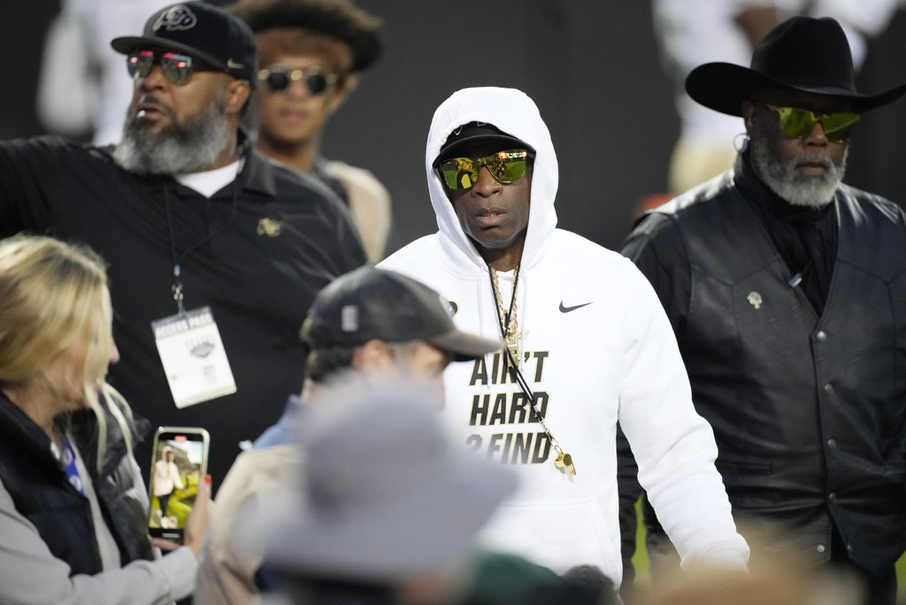 Watch Deion Sanders celebrate Shilo Sandersâ pick 6 in special dad-son moment