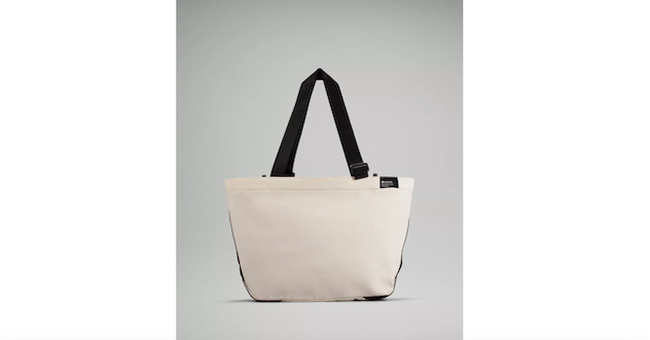 Clean Lines Canvas Tote Bag 22L