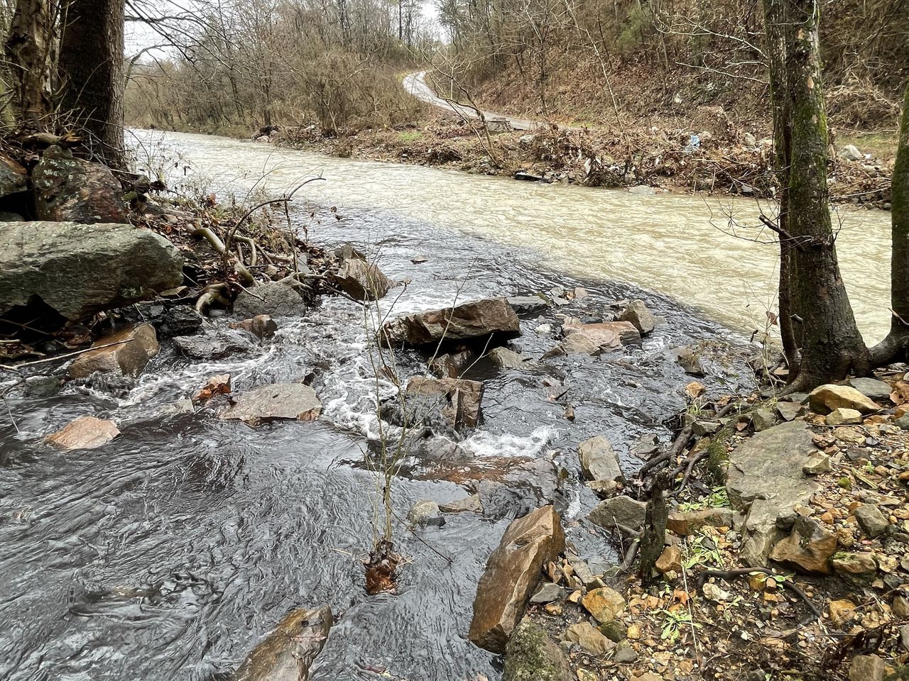 West Virginia governorâs coal company faces mounting fines, legal challenges in Alabama