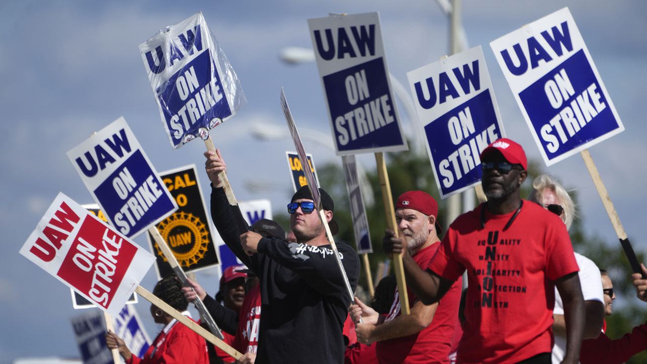 What the Biden administrationâs involvement in UAW negotiations could mean for workers