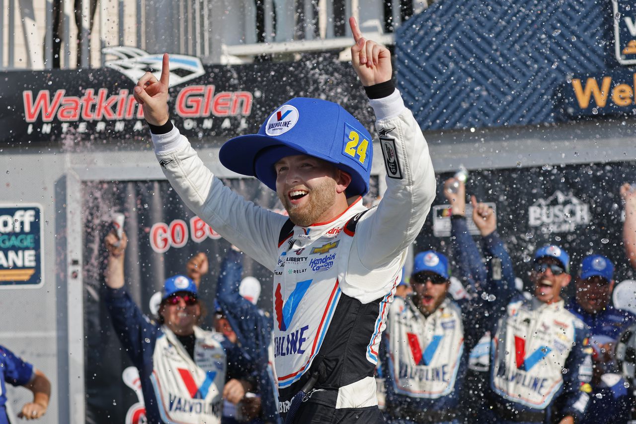 What TV channel is NASCAR at Darlington on today? Live stream, how to watch online, time