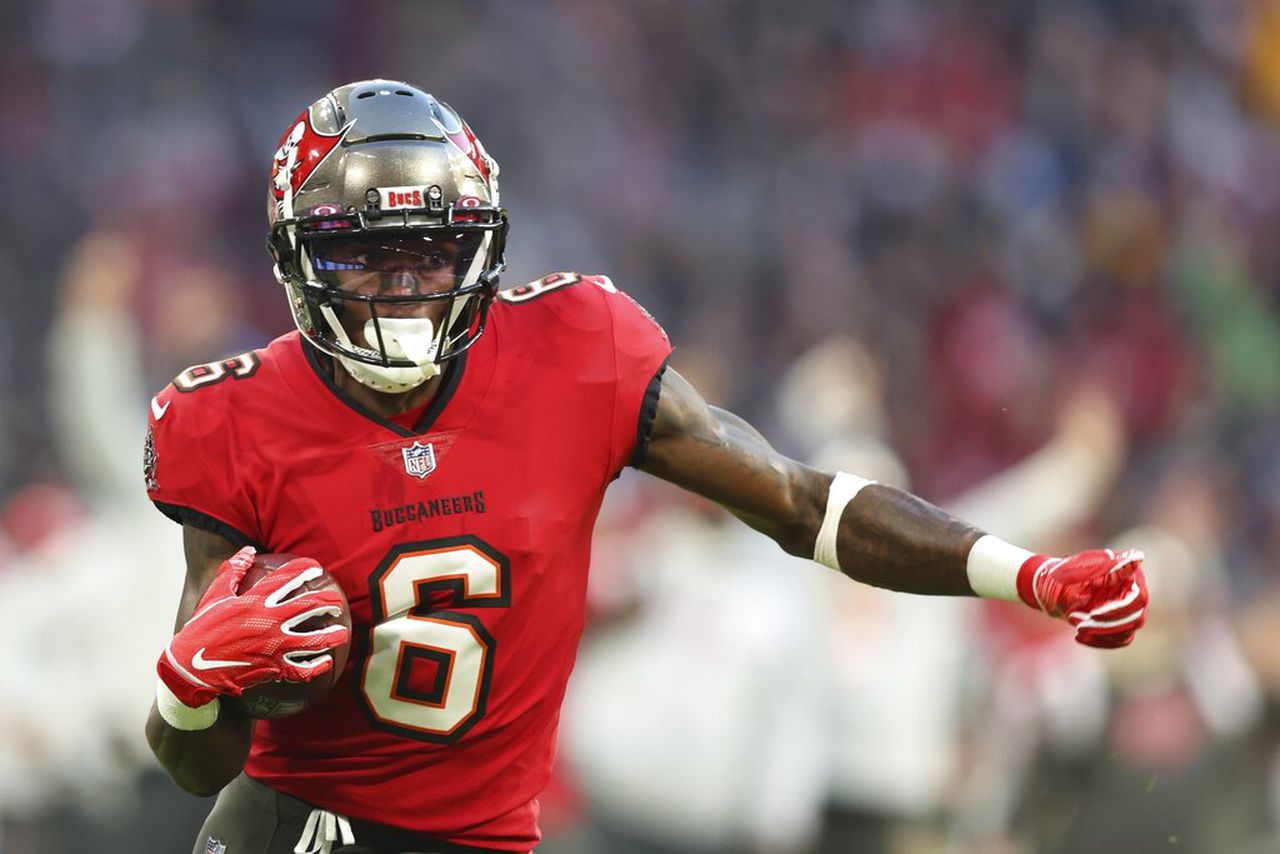 Tampa Bay Buccaneers wide receiver Julio Jones