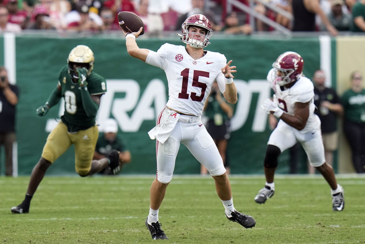 Who will Alabama play at quarterback next week? Tide to âevaluateâ all options