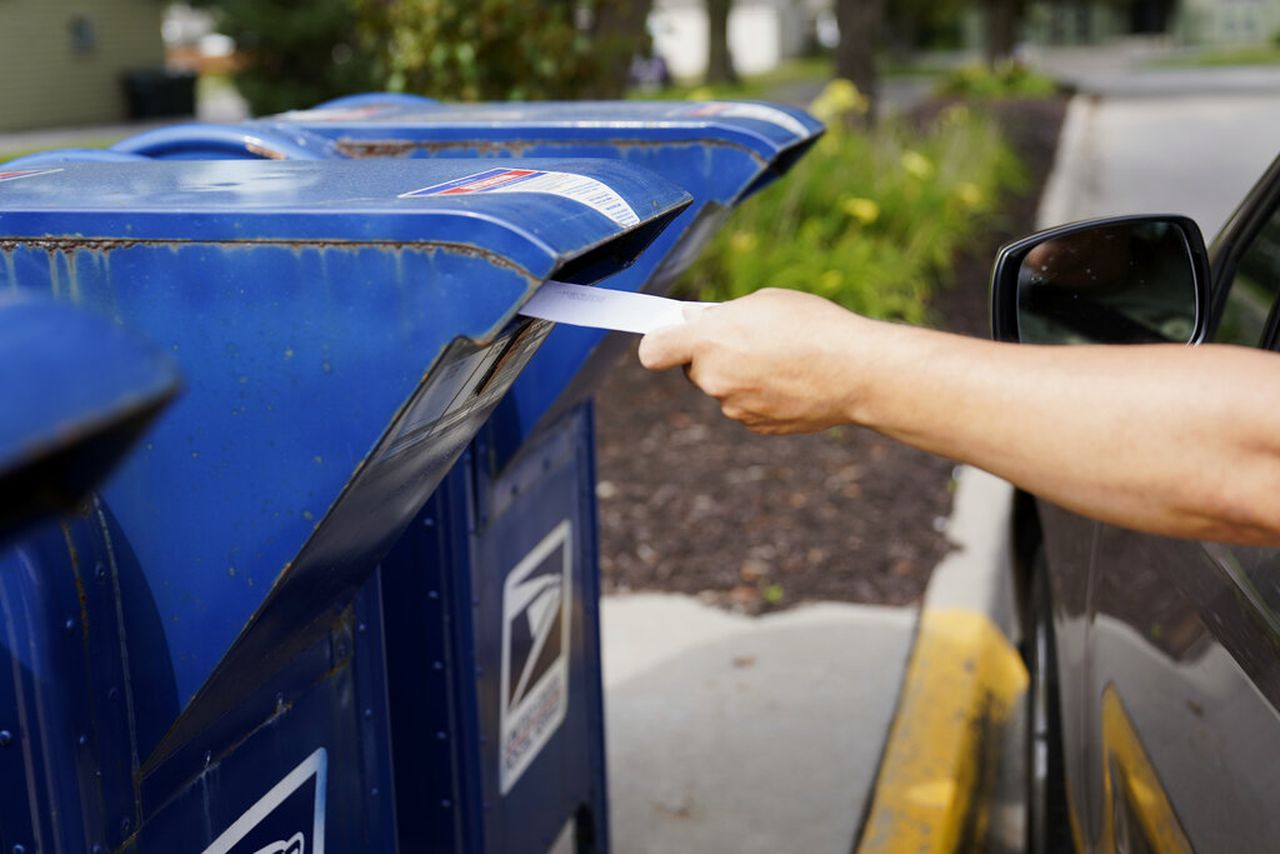 Will the mail run on Labor Day 2023? Is there mail service on Monday, Sept. 4?