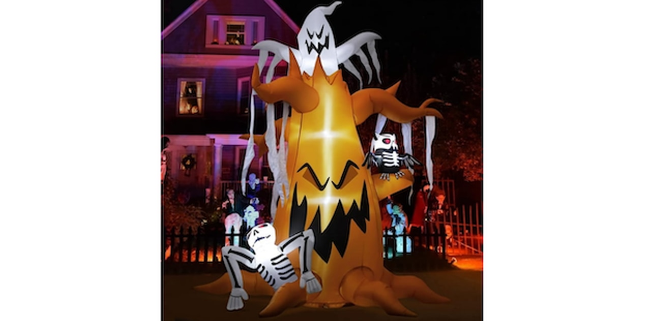 Front yard halloween inflatables