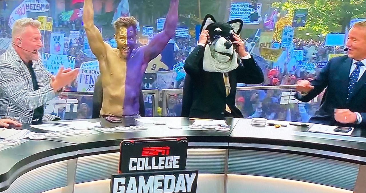 âGameDayâ guys pick Auburn-LSU, Oregon-Washington; Lee Corso spurns Ducks