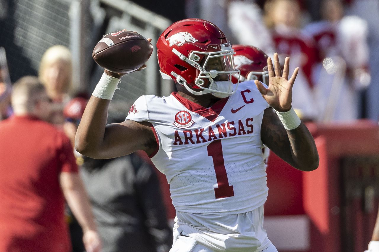 âLike a gnat on a cowâs assâ: Saban impressed with Arkansas QB highlight