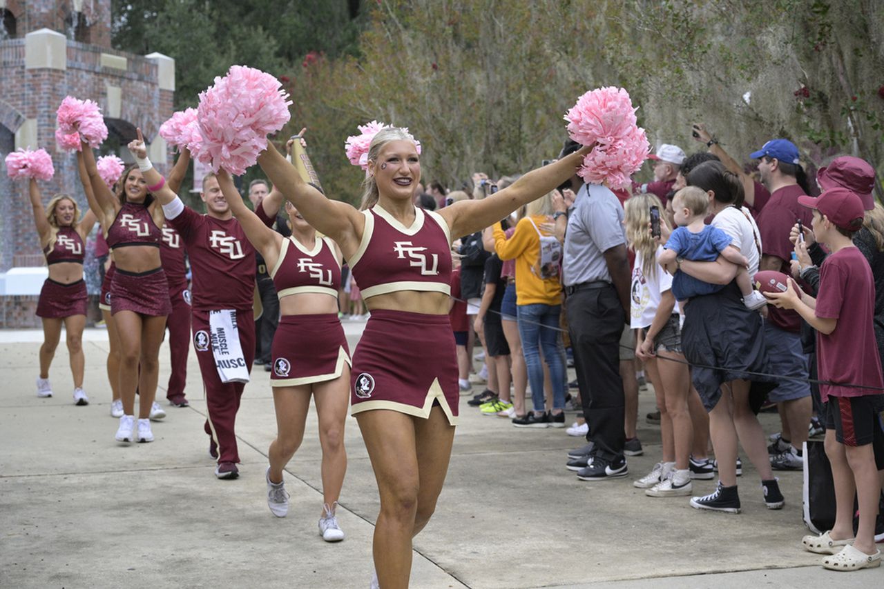 Florida State dancers and cheerleaders