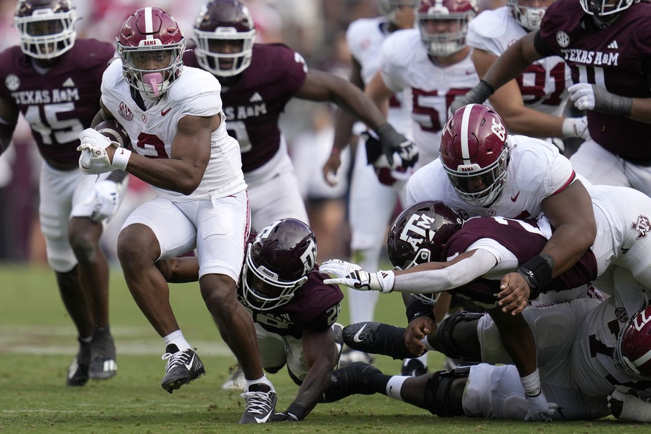 Alabama football holds steady in coaches poll after win at Texas A&M