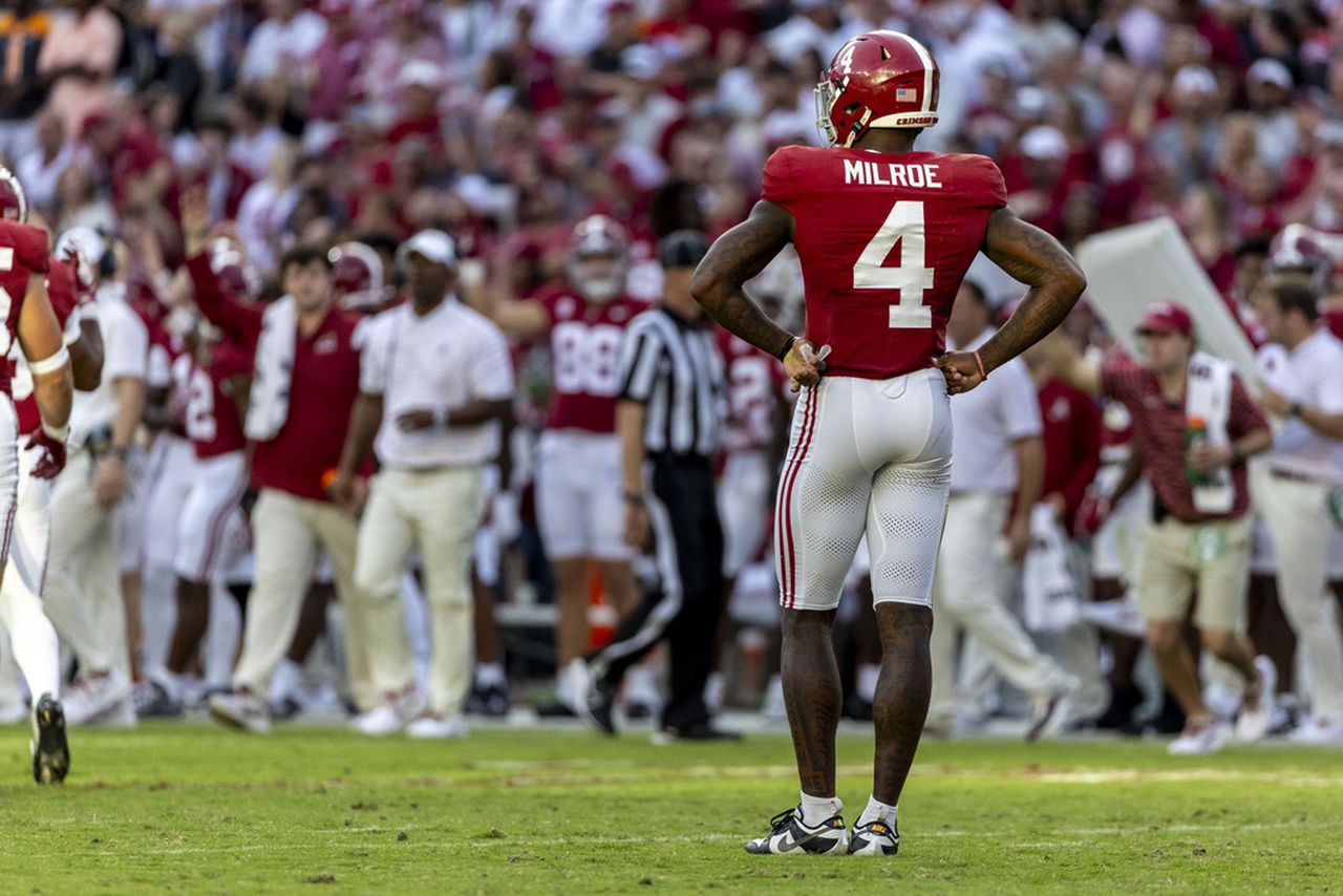 Alabama football keeps place in coaches poll after idle weekend