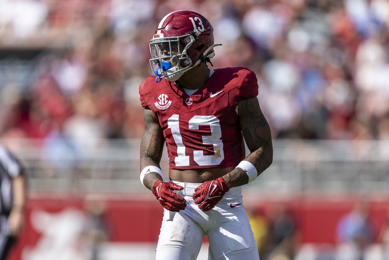 Alabama senior Malachi Moore carted off field against Texas A&M