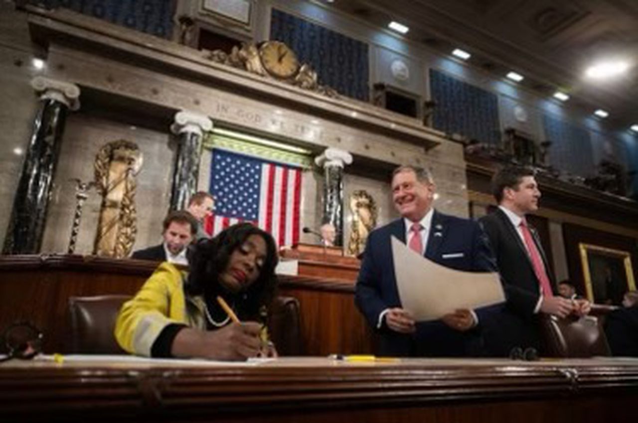 Alabama U.S. Rep. Terri Sewell at center of action to select Speaker of the House