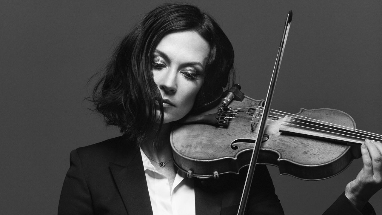 Amanda Shires: âI guess this is lofty, but I like to push it forwardâ