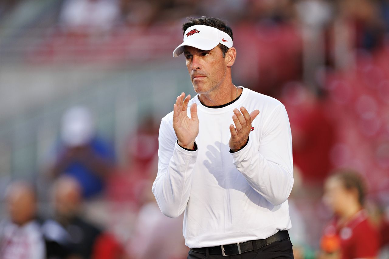 Arkansas fires offensive coordinator Dan Enos