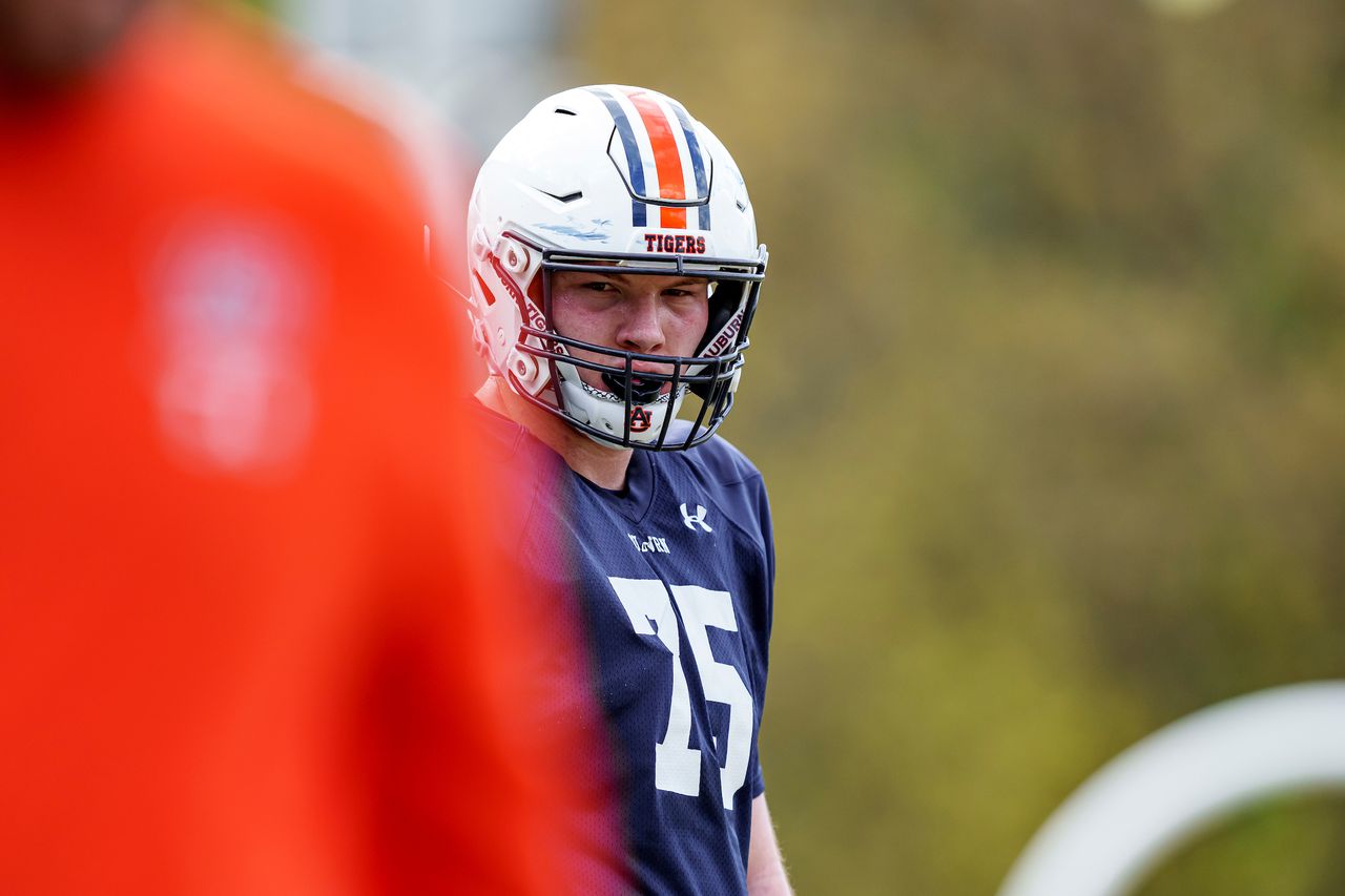 Auburnâs Lew named SEC freshman of the week, Britton offensive lineman of the week