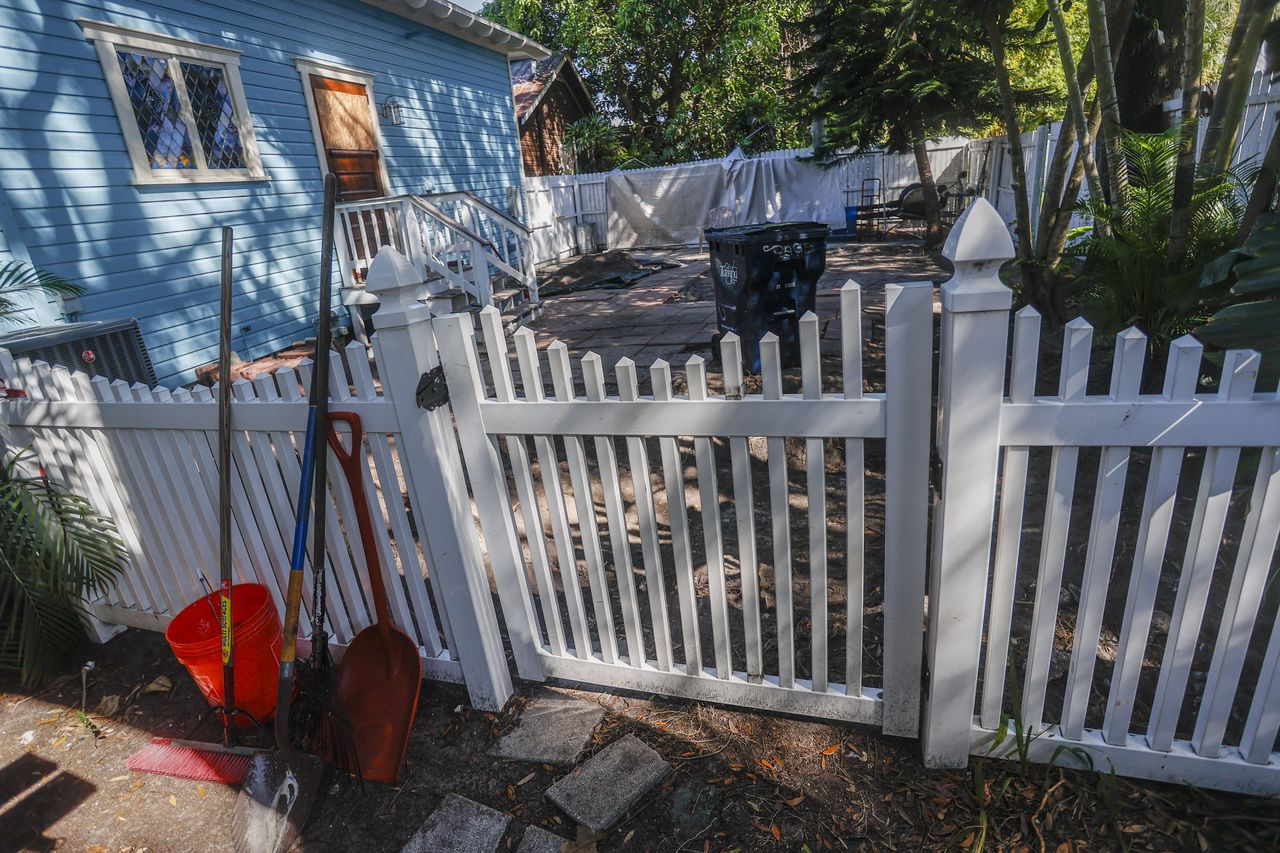 Body possibly buried at Florida home where family of 5 died in 1933 axe murders