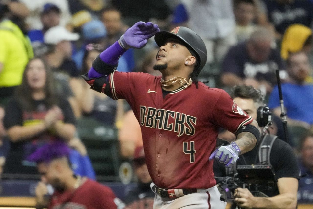Brewers-D'backs MLB wild-card playoff 2023 live stream (10/4)
