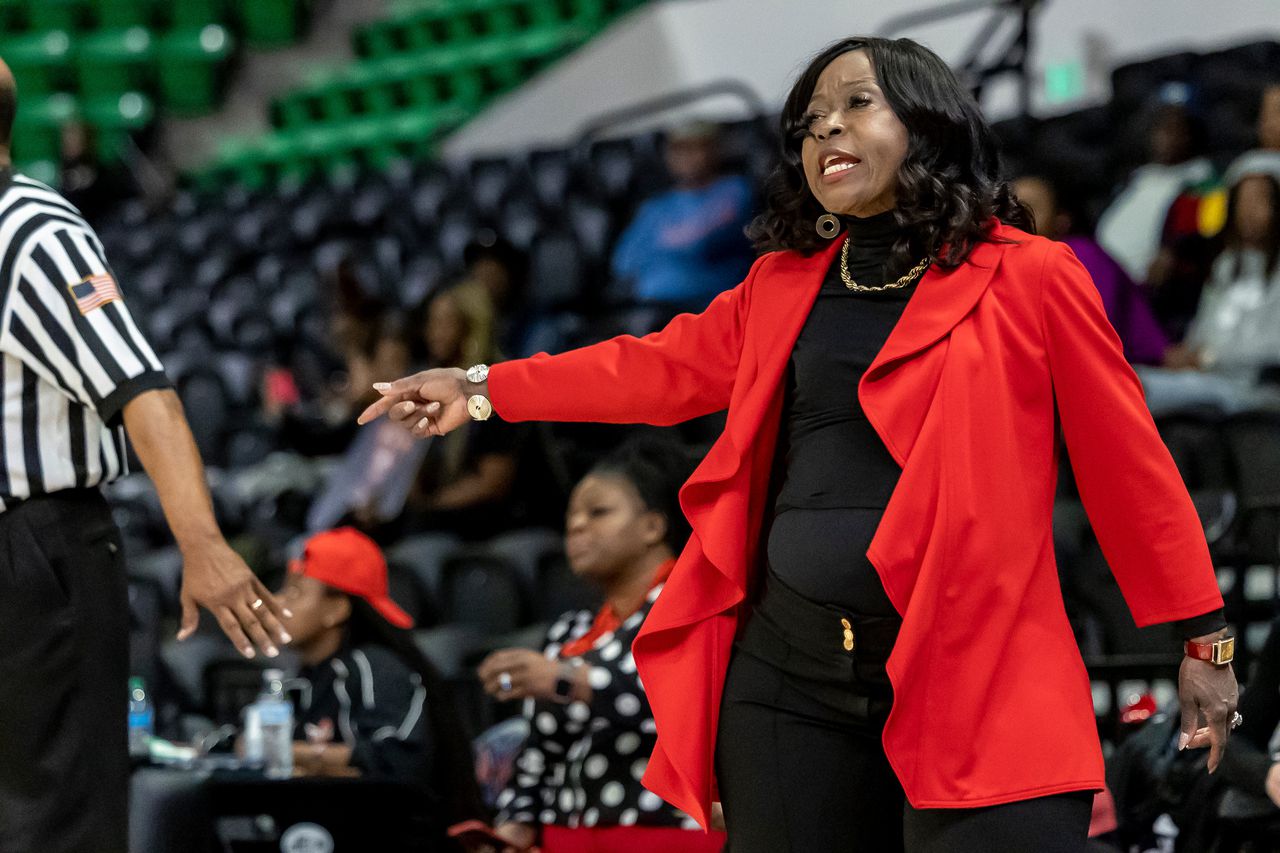 Central-Phenix City girls coach takes job at J.A.G.