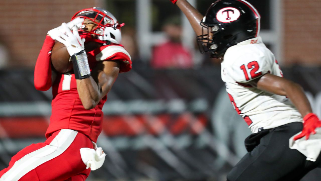 Class 6A No. 1 Saraland routs Theodore to stay perfect