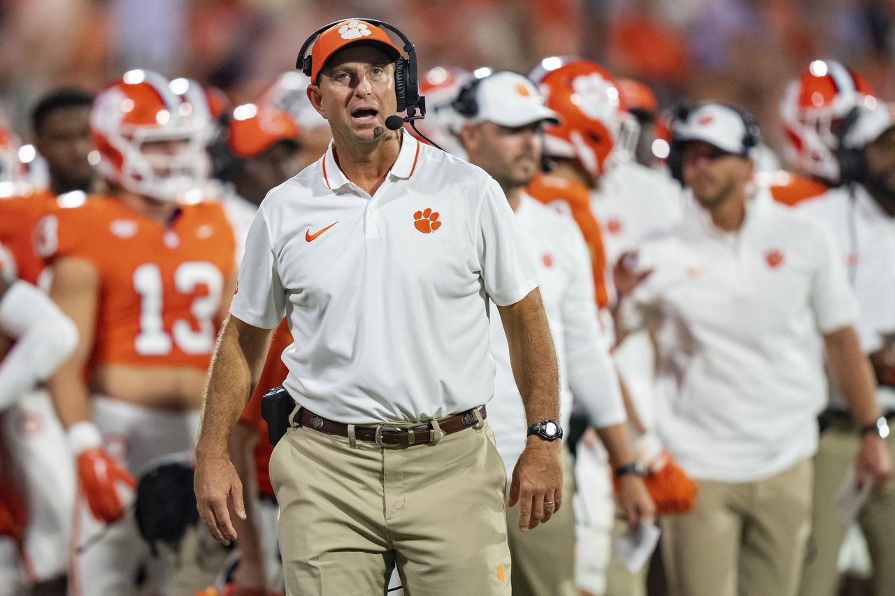 Dabo Swinney apologizes for making âsuicide watchâ joke