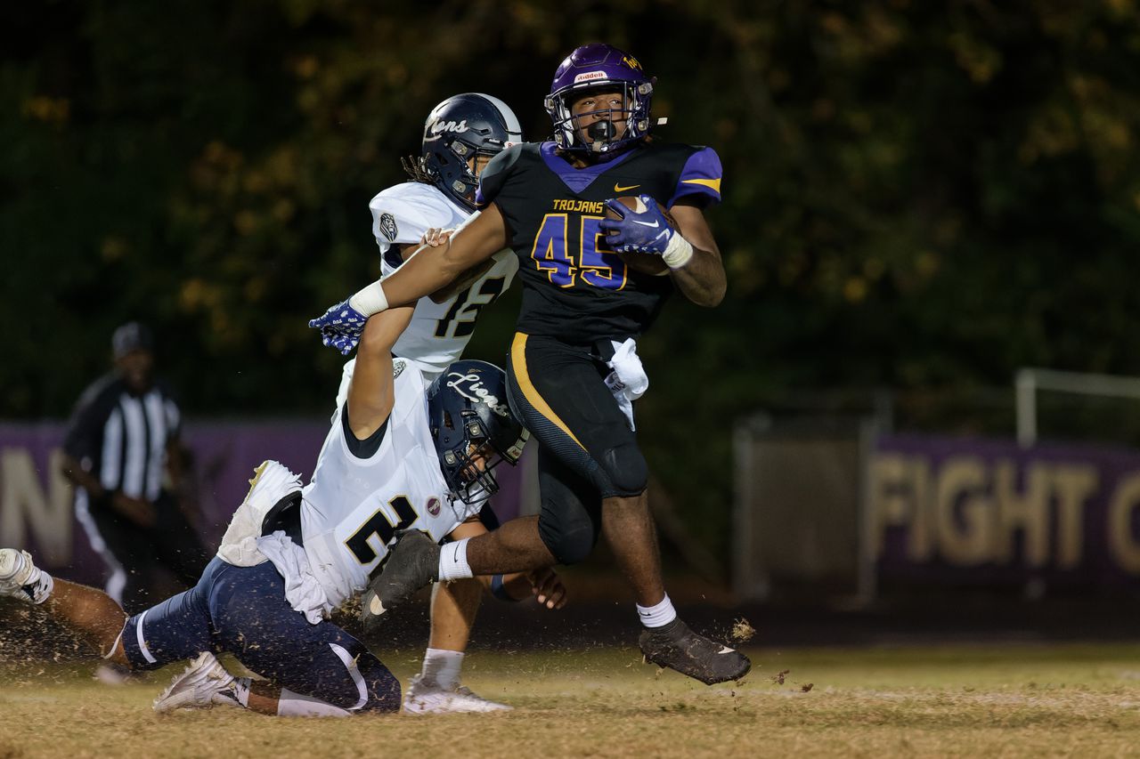 Daphne beats Foley to clinch &A playoff berth