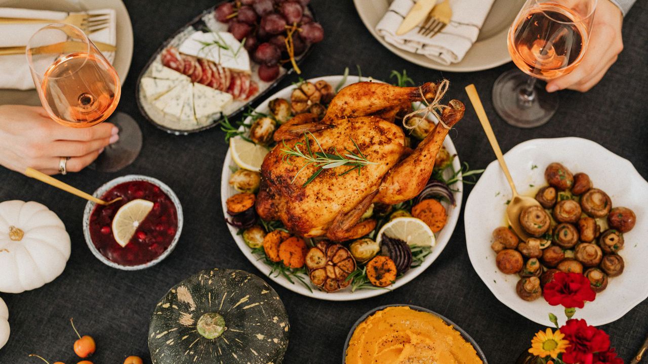 Dear Abby: How should I handle an upcoming Thanksgiving dinner?