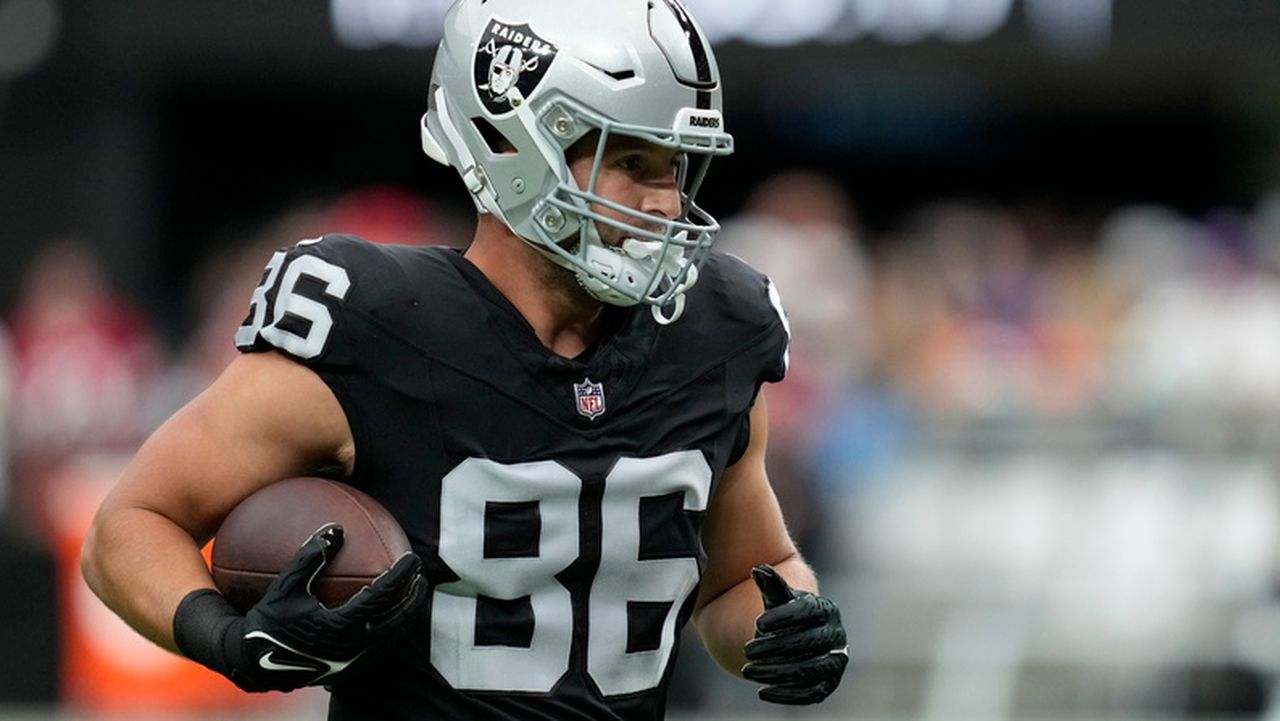 Former Auburn tight end returns to the Raiders