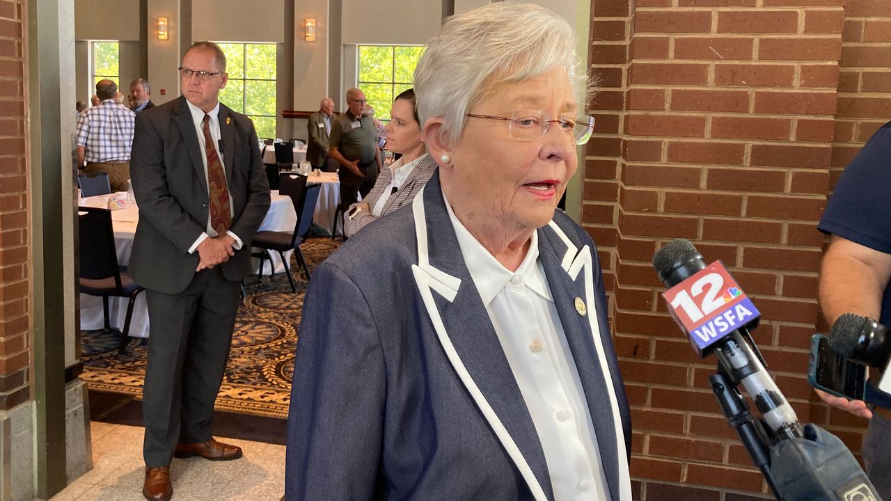 Gov. Ivey requests changes to Alabama libraries; state money âcontingentâ on new policies