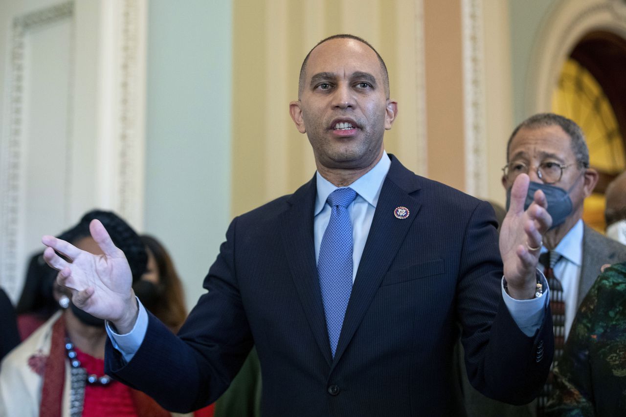 Hakeem Jeffries: Democrats âready, willingâ to work with GOP on Speaker of the House vote