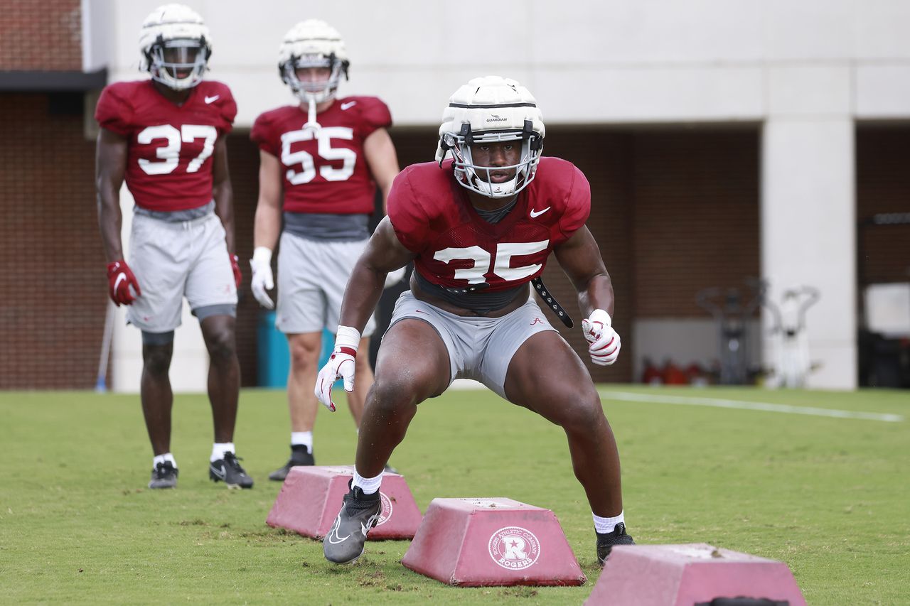 How an Alabama LB injury led to a position switch for a former 5-star prospect