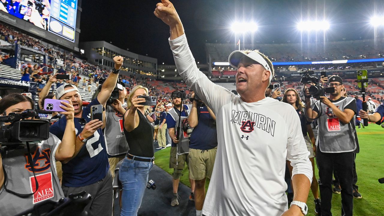 Hugh Freeze mimics Johnny Vaught; explains how Auburn is preparing for environment at LSU