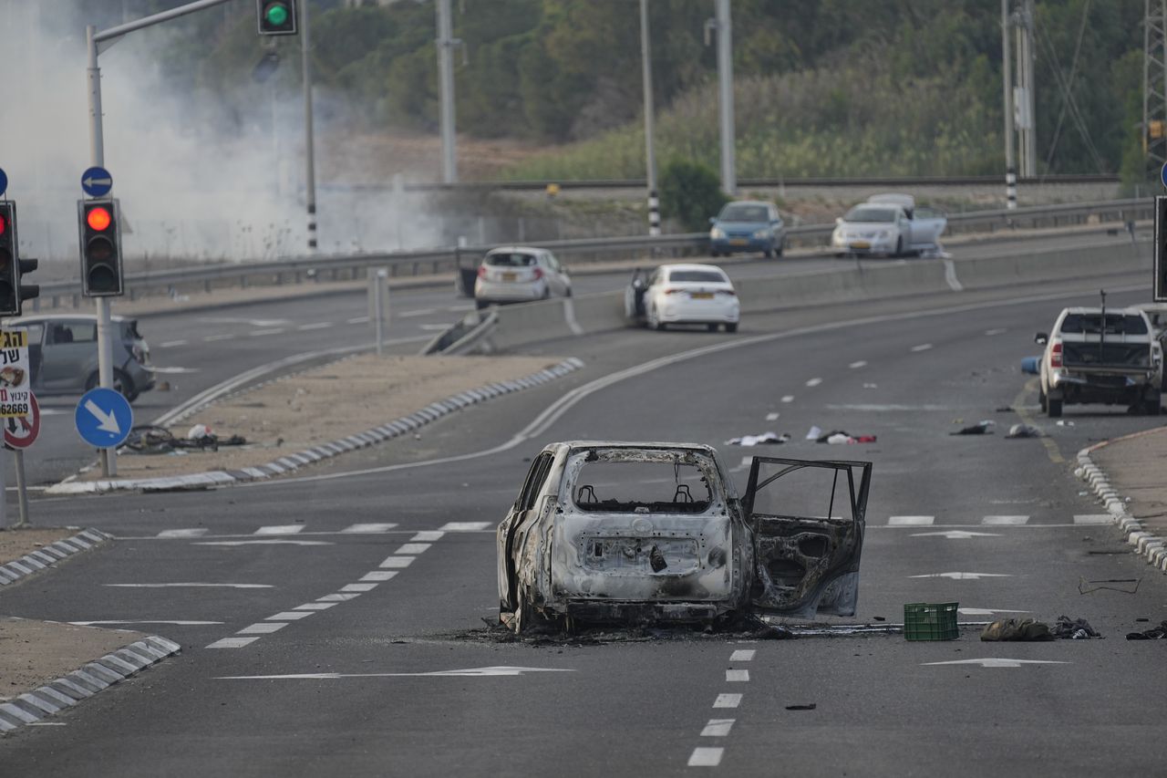 Hundreds dead in fighting, retaliation between Israel, Hamas