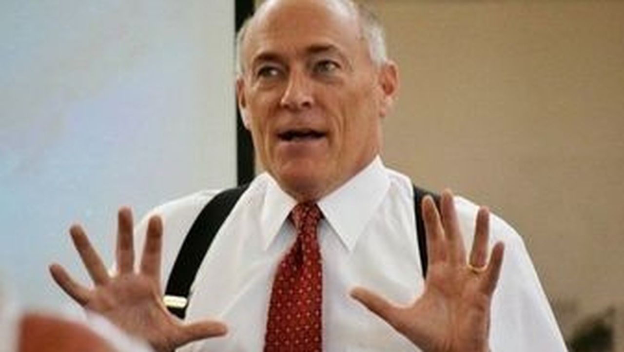 James Spannâs tips to fans about solar eclipse while at Alabama-Arkansas game