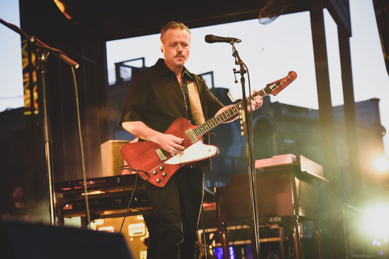 Jason Isbell throws out first pitch for Atlanta Braves playoff game