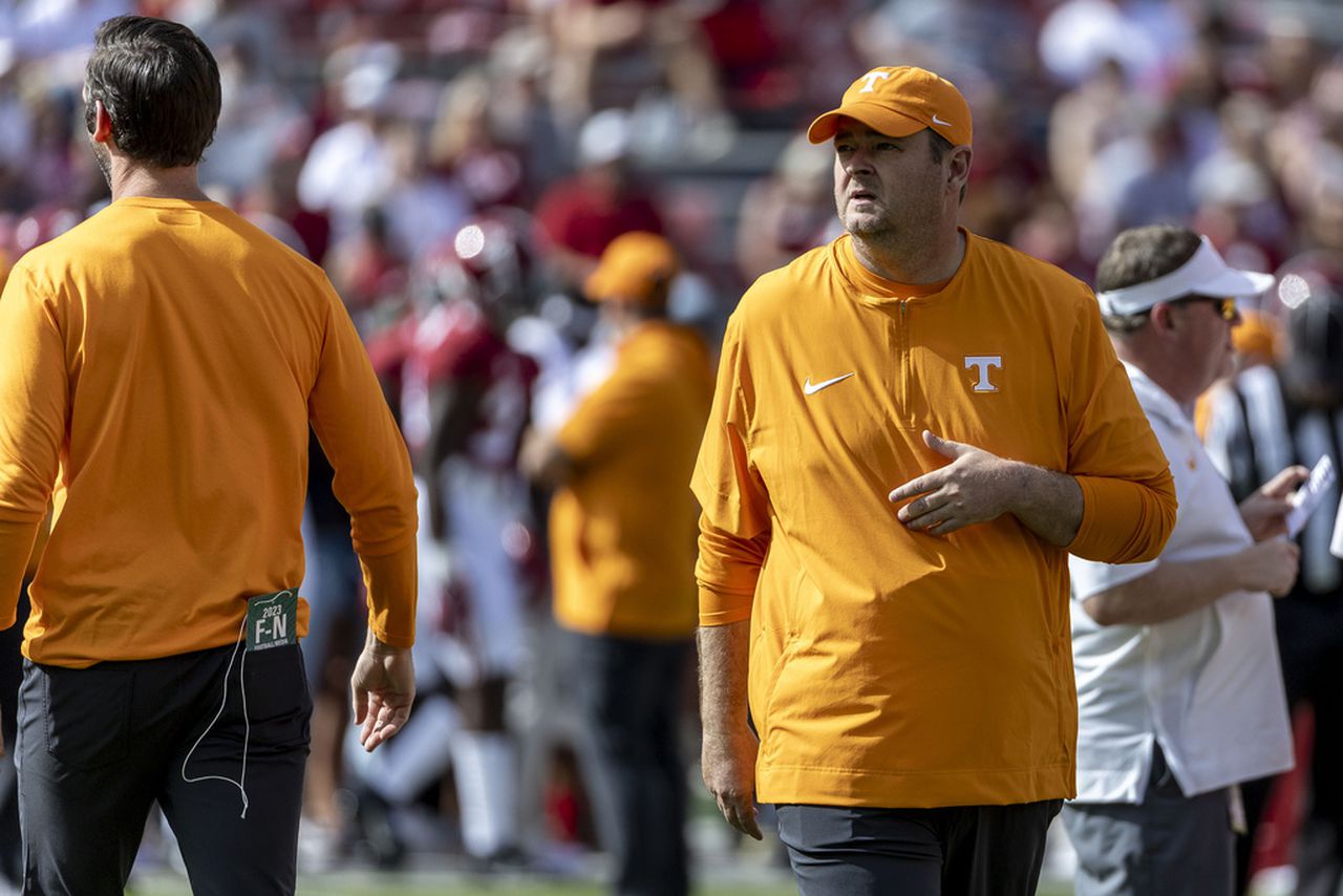 Josh Heupel cites âletter of the lawâ on Tennesseeâs controversial fair catch vs. Alabama