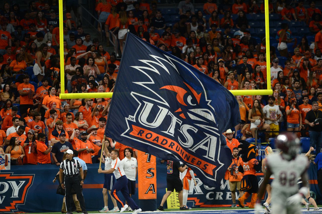 Live updates as UAB takes on UTSA in the Alamodome