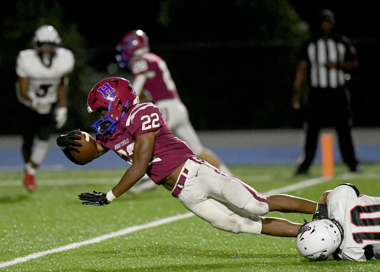 Marlin Jones Jr. scores 4 touchdowns in Huntsville victory over Albertville