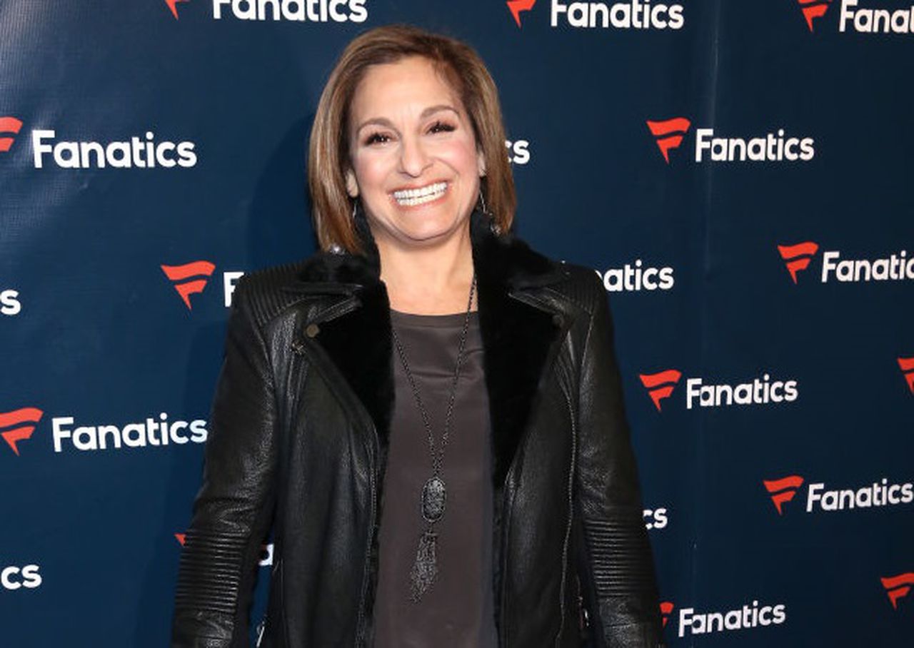 Mary Lou Retton, Olympic legend, in ICU âfighting for her lifeâ with pneumonia