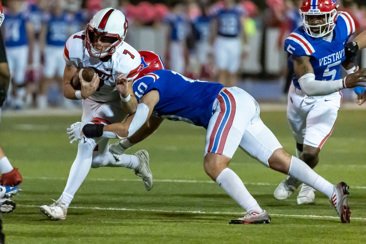 No. 8 Hewitt-Trussville runs past No. 5 Vestavia Hills