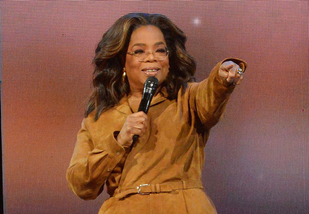 Oprah Winfrey suggested a White House run with Mitt Romney to âsave the country,â book claims