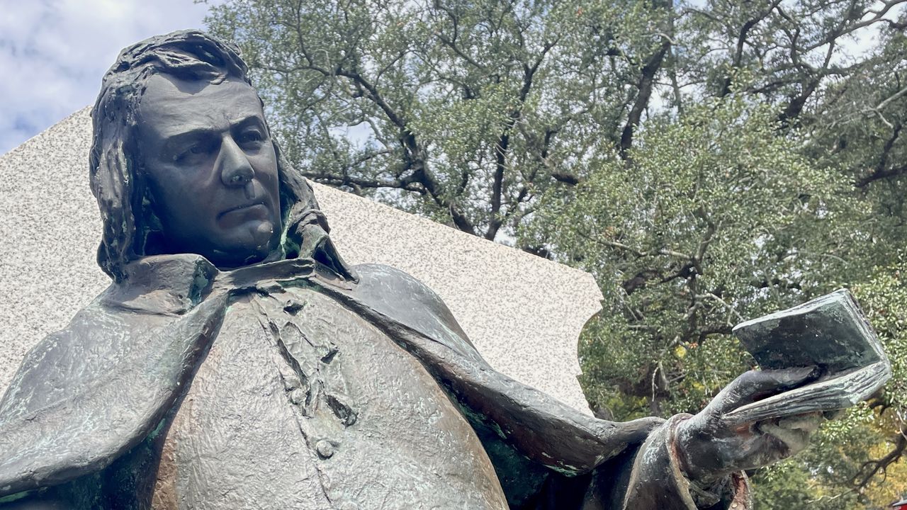 Petition calls for removing âPriest of the Confederacyâ statue in Mobile