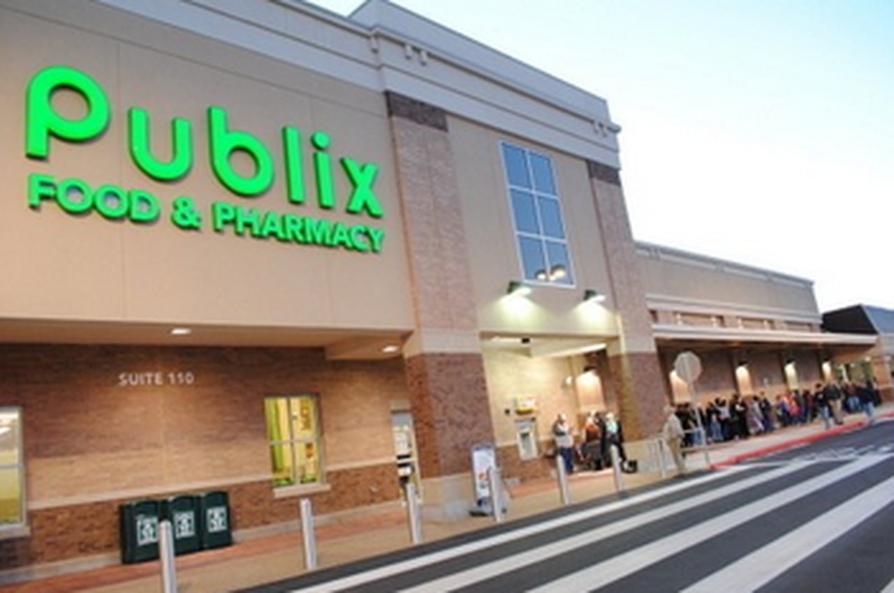 Publix did not pay overtime, former employees claim in lawsuit