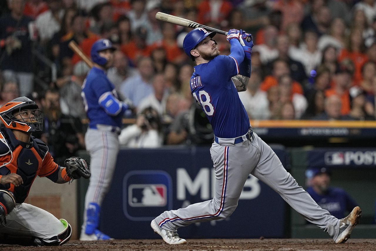 Rangers-D'backs World Series Game 3 live stream (10/30)