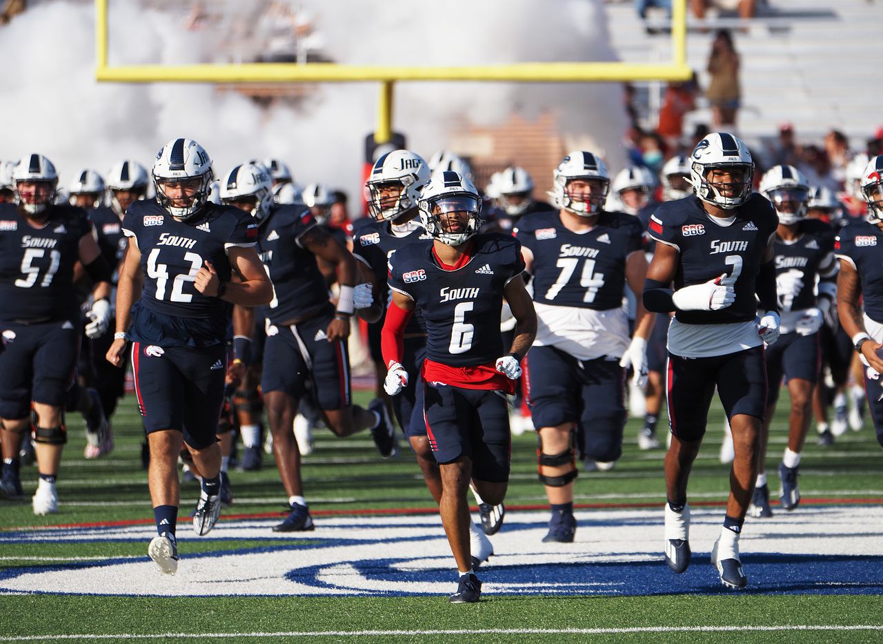 South Alabama QB Carter Bradley leaves game with injury