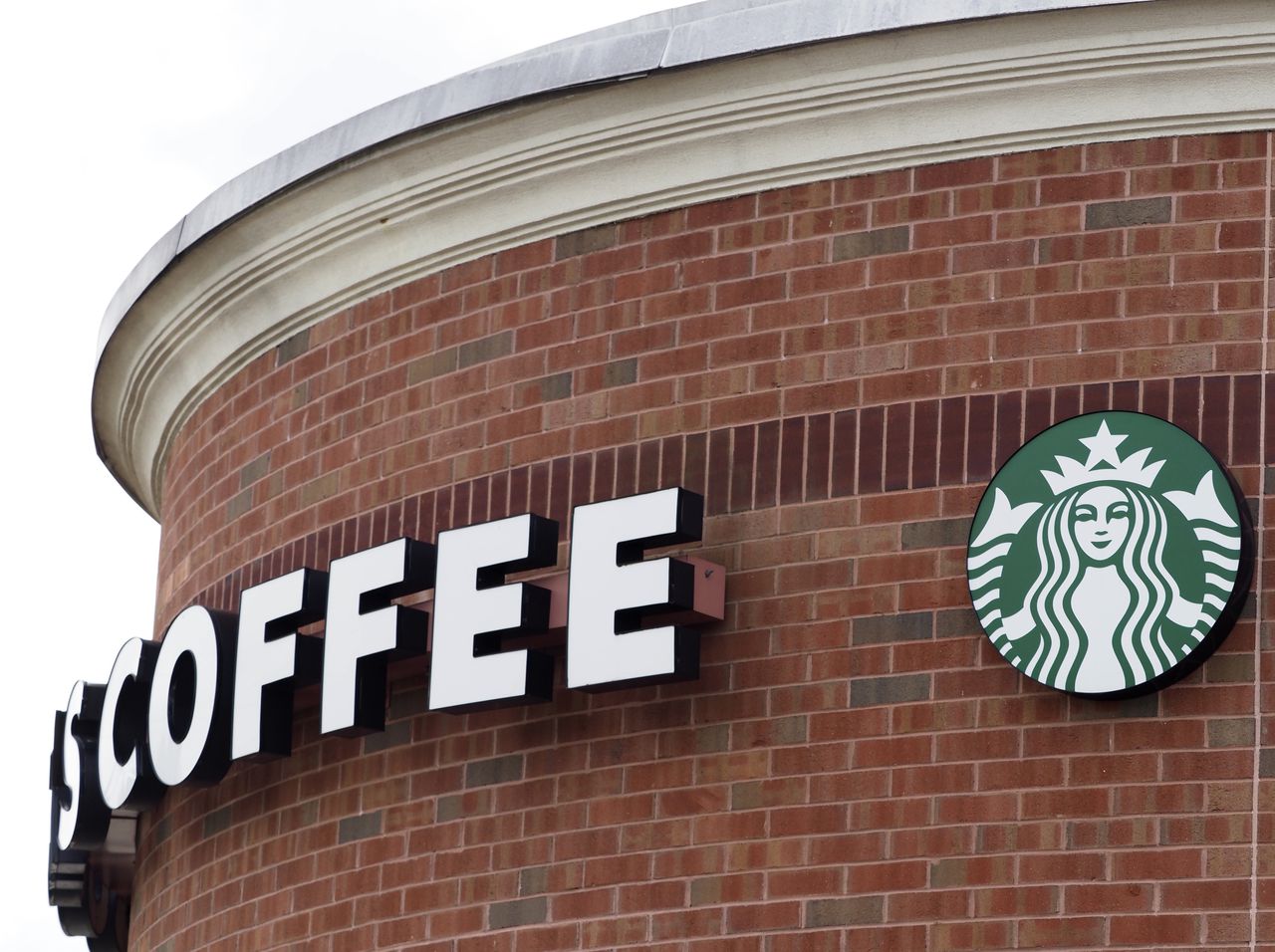 Starbucks closing 7 locations across major U.S. city