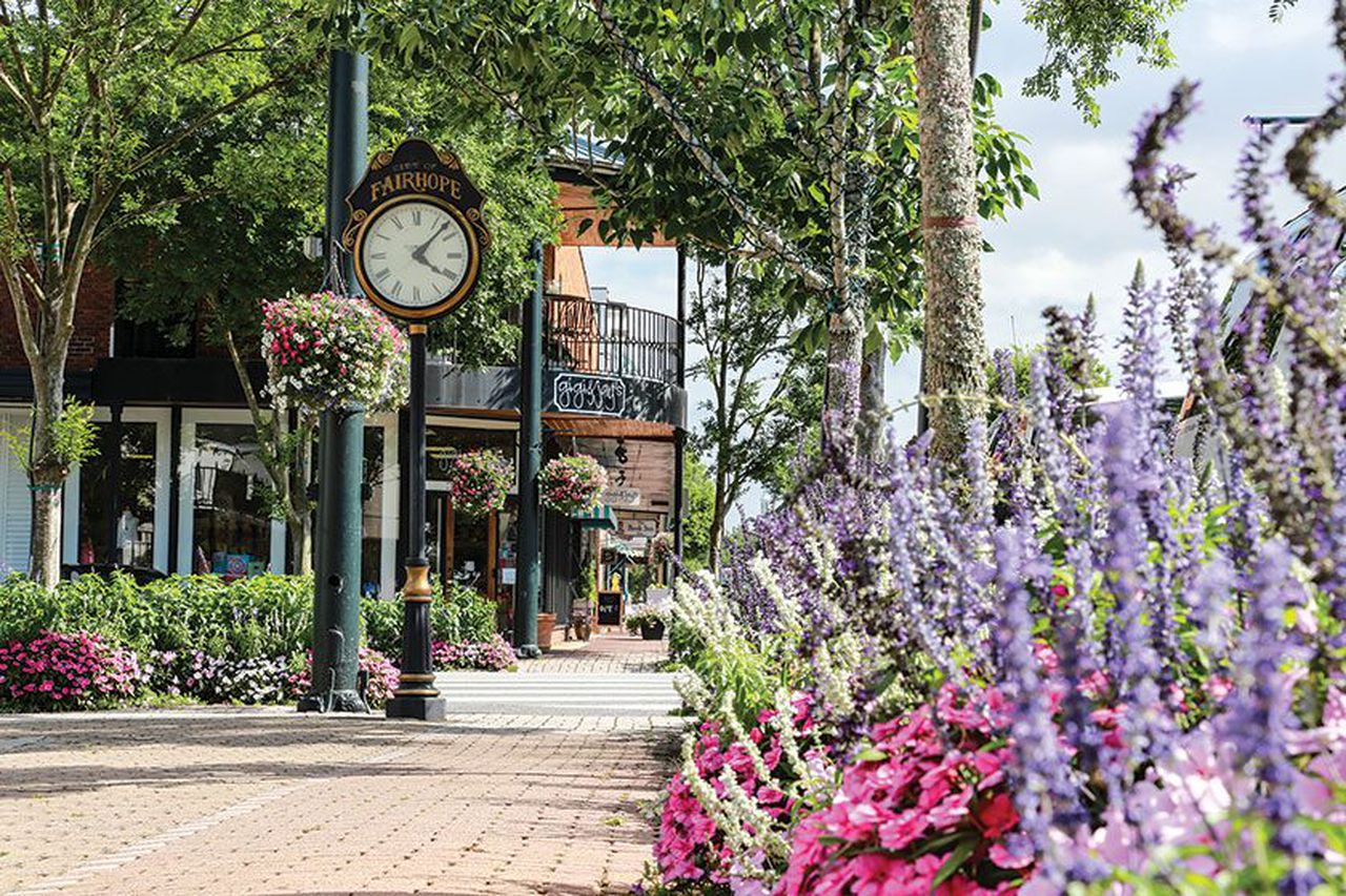 These 2 Alabama cities make travel guideâs list of Most Romantic Small Towns in US