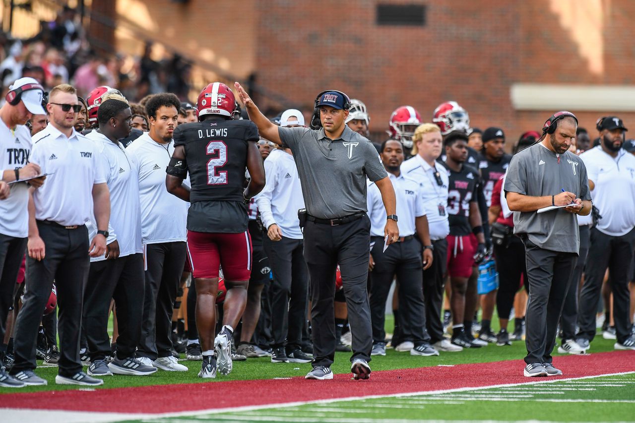 Troy dominates second half in 28-7 win at Georgia State