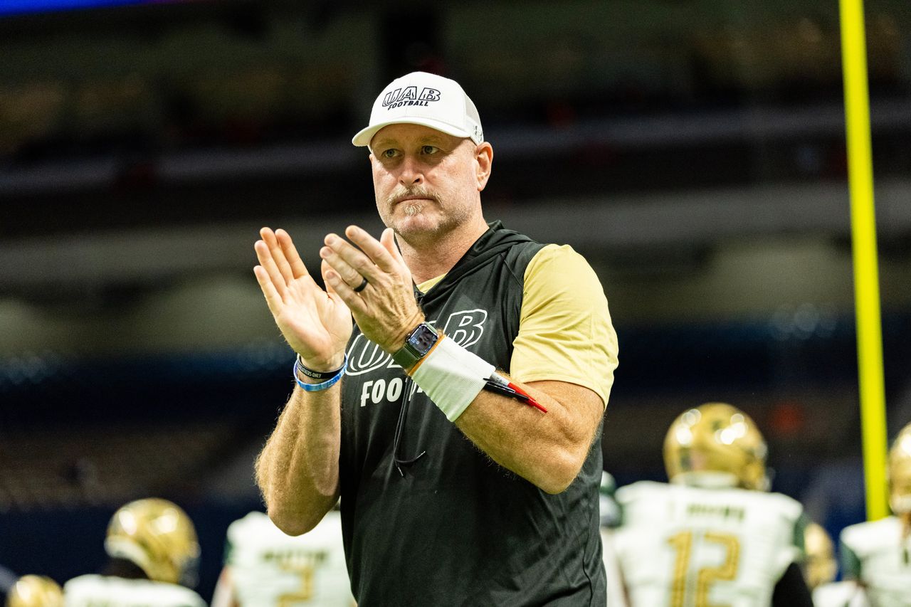 UABâs Trent Dilfer previews âBattle for the Bonesâ between Blazers and Memphis