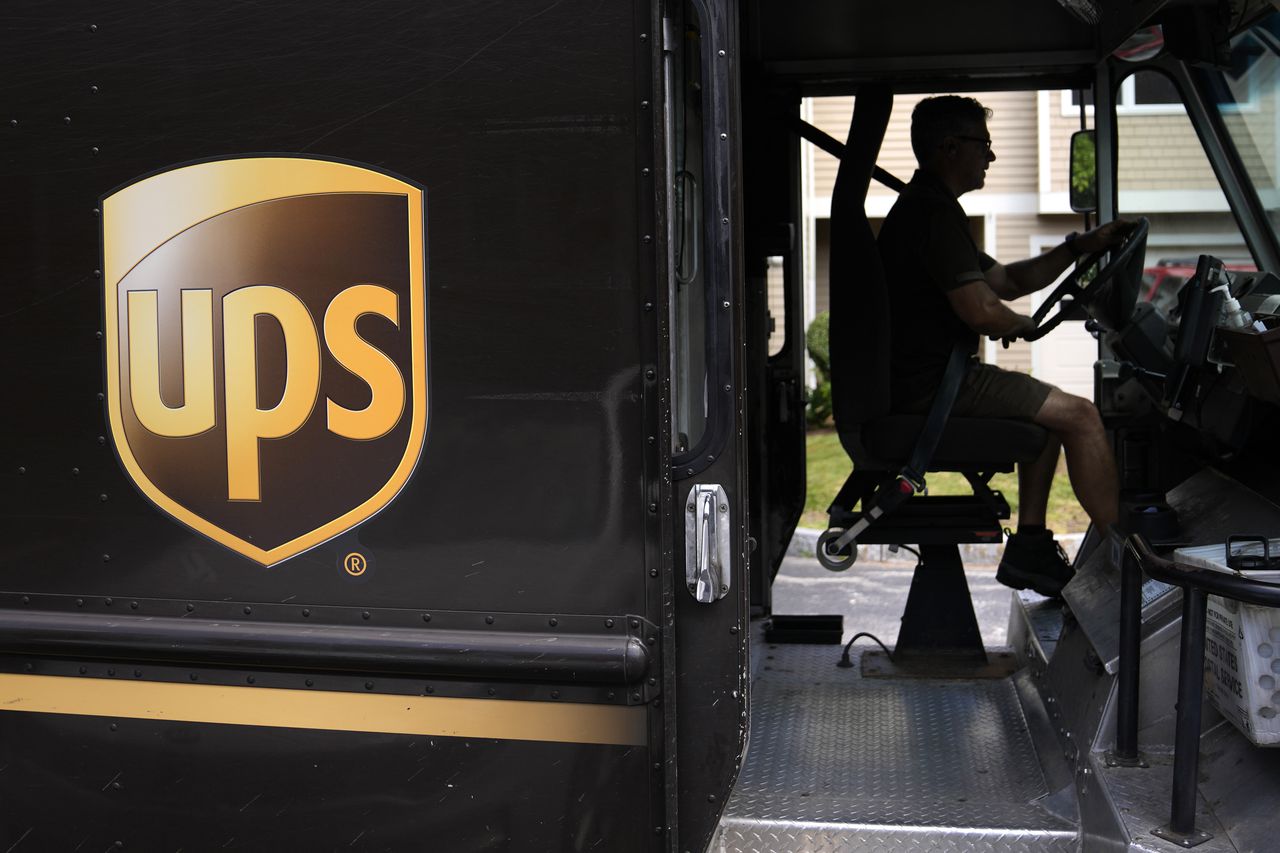 UPS hiring 100,000 seasonal workers: How much can you earn?